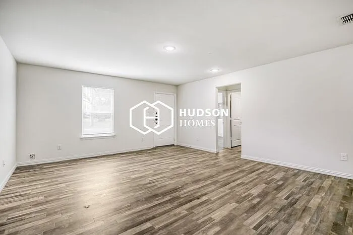 1123 Chappell St — Photo 3