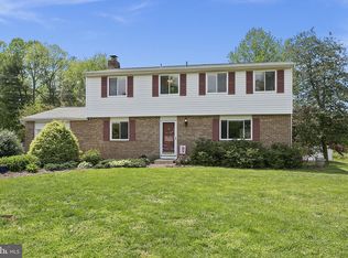 12819 Wrexham Rd, Herndon, VA 20171