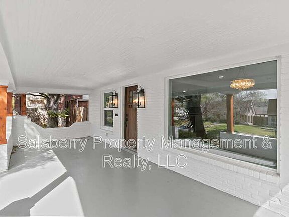 2nd image of 2105 Tremont Ave