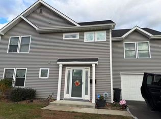 29 Anchor Ln, Levittown, NY 11756