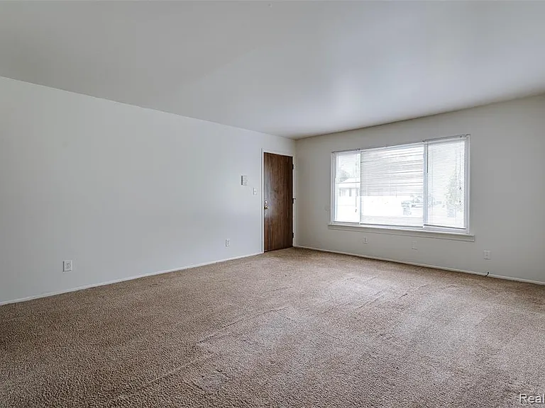 35281 Lewis St #20 — Photo 12