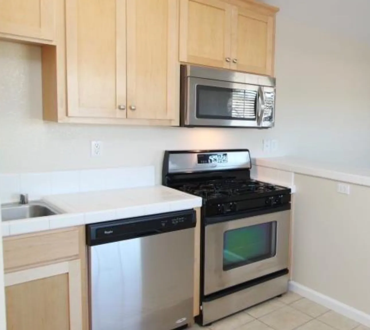 2042-2040 Northfield Dr — Photo 4