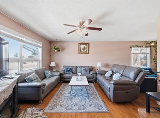 10617 167a Ave NW, Edmonton, AB T5X 2Y9