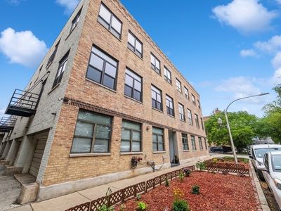 2221 N Lister Ave APT 2H, Chicago, IL, 60614