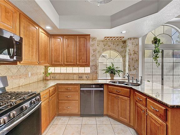 5th image of 4412 N Pioneer Way