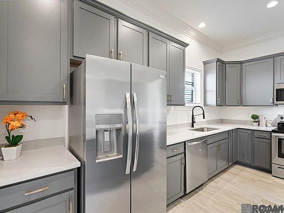 4th image of 38429 Queen St