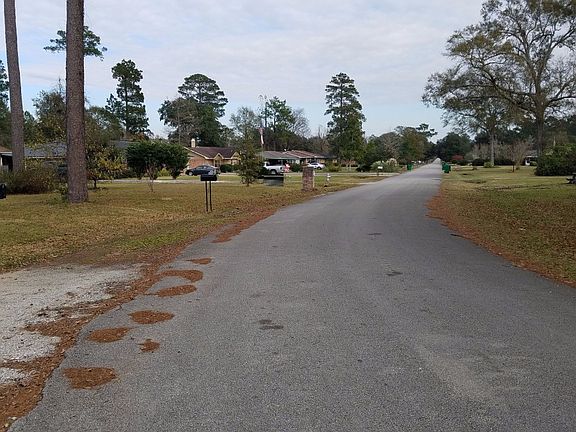 5th image of 8340 Laurie Ln