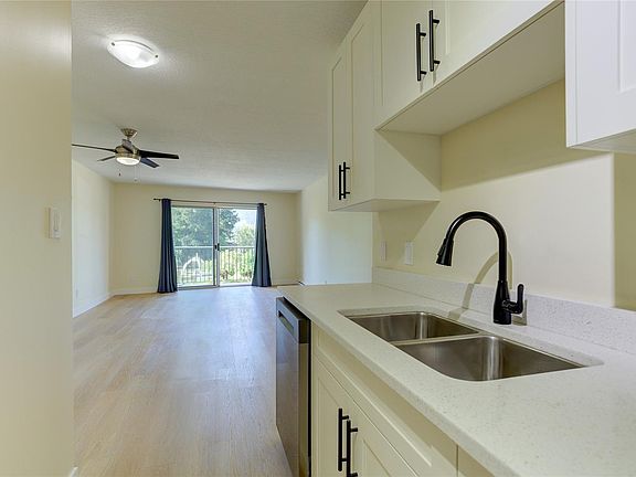 2nd image of 40 Stanley Rd #103