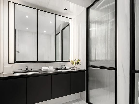 3rd image of 157 W 57th St APT 37E