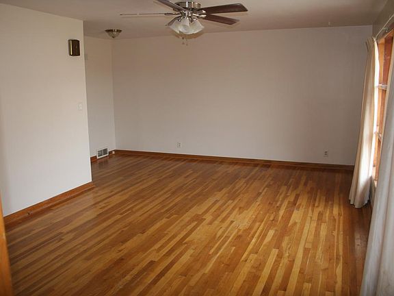 3rd image of 1016 E Minneapolis Ave