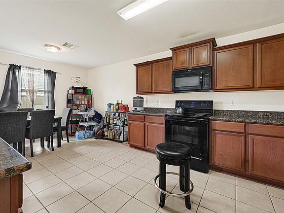3rd image of 106 Mojave Ln