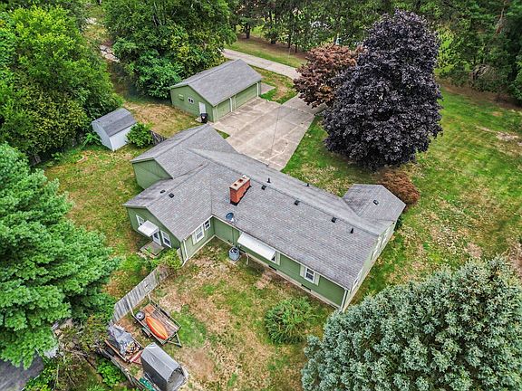 3rd image of 1778 52nd St SW