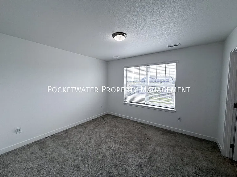 1856 Meagan Way — Photo 20