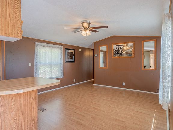 3rd image of 56 Blackstone Ln