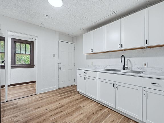 4th image of 2806 New Haven Ave