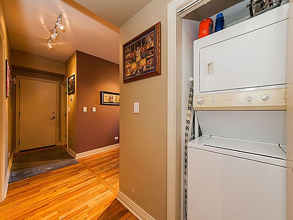 3rd image of 5117 N Kenmore Ave APT 1E