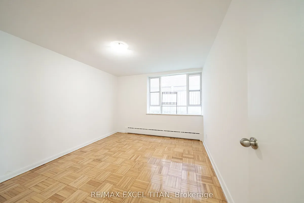 Building Photo - 77 Erskine Ave #M9