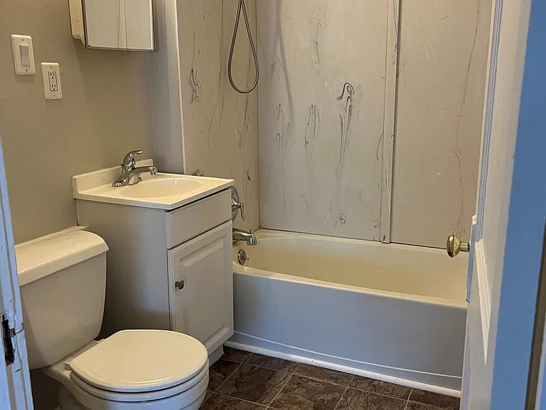 2928 Dupont St #1 — Photo 1