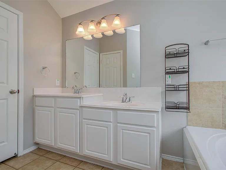 5003 Riverbridge Ct — Photo 16