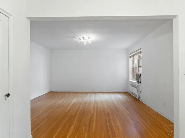 915 East 17th Street image 5 of 16