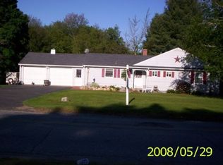 18 Maple Rd, Quaker Hill, CT 06375