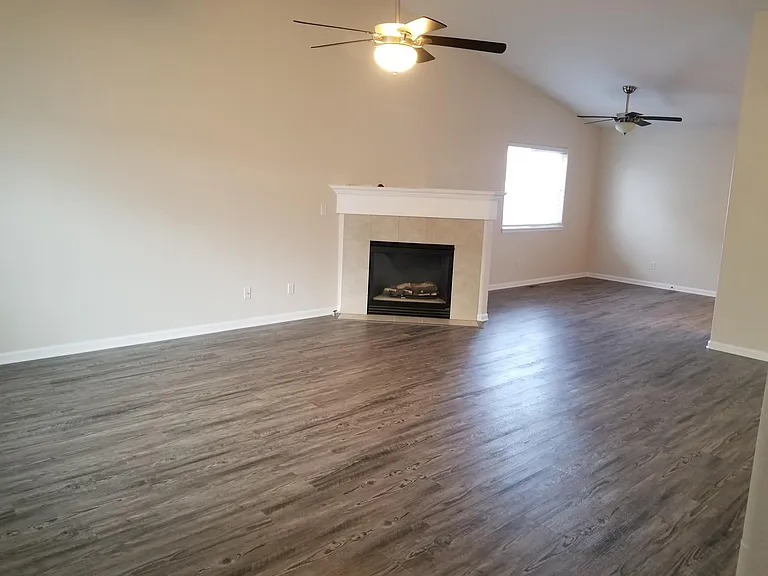 832 Pitkin Way — Photo 7