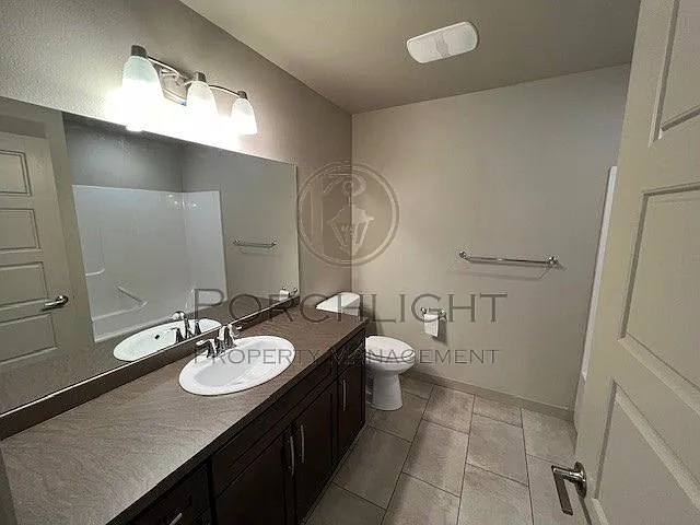 2200 Greenview Cir #1 — Photo 7