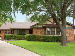 2221 Florida Ct, Grand Prairie, TX 75050