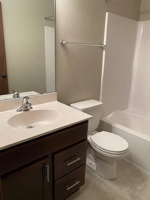 3 bed, 1790 sqft, $2,150 — Photo 3