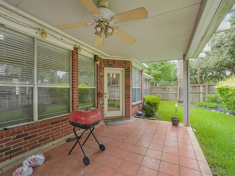22554 Bristolwood Ct — Photo 45