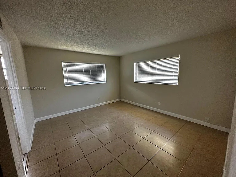 961 NW 45th St #6 — Photo 5