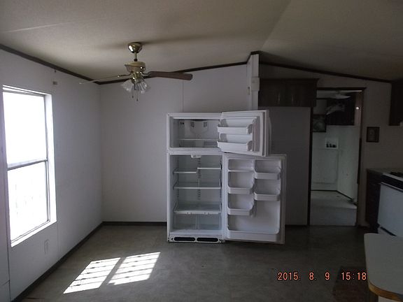 Kitchen w/ fridge