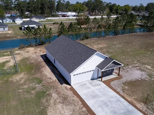 227 Twin Lakes Dr, Baxley, GA 31513