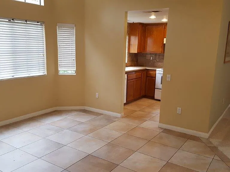2810 Seaside Way — Photo 4