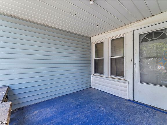 2nd image of 15816 Grovewood Ave