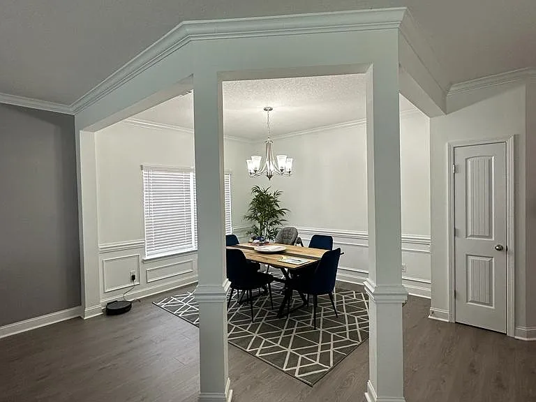 673 Fairview Cir — Photo 2