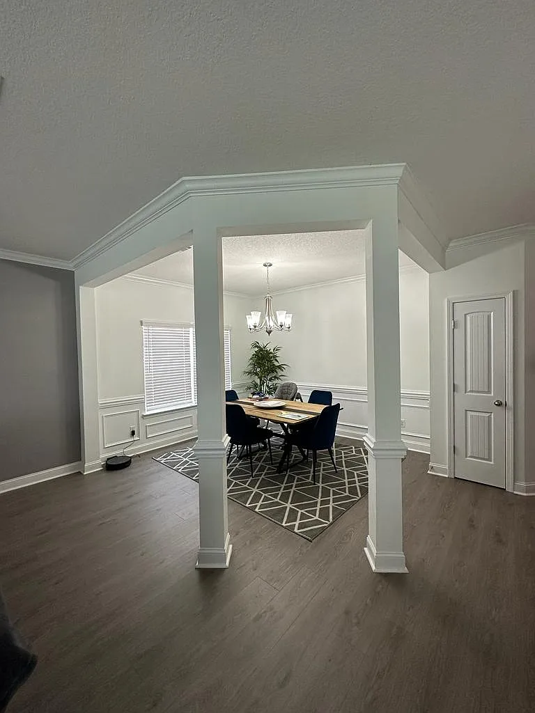 Building Photo - 673 Fairview Cir