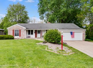 240 Park Crest Dr, Freeport, IL 61032