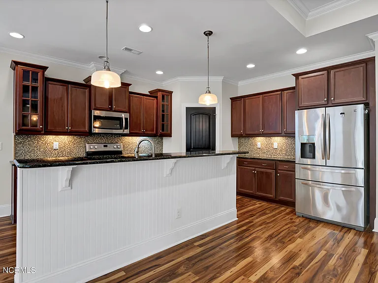 804 Ovates Ln — Photo 10