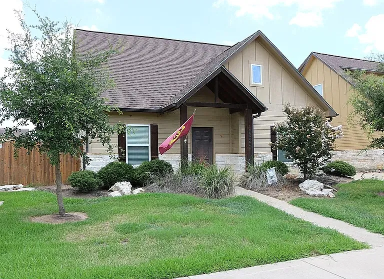 3419 Cullen Trl