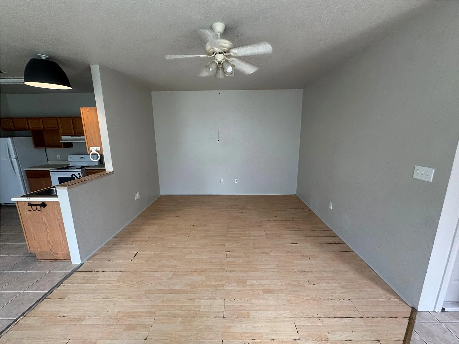 3 bed, 2.0 bath, 1193 sqft, $1,200 — Photo 3
