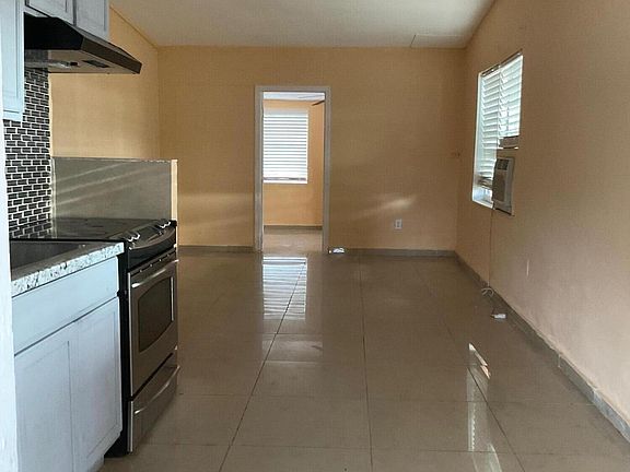 4th image of 3632 NW 28th Avenue