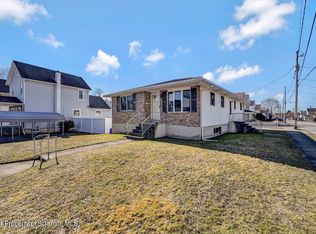 331 Pancoast St, Dickson City, PA 18519