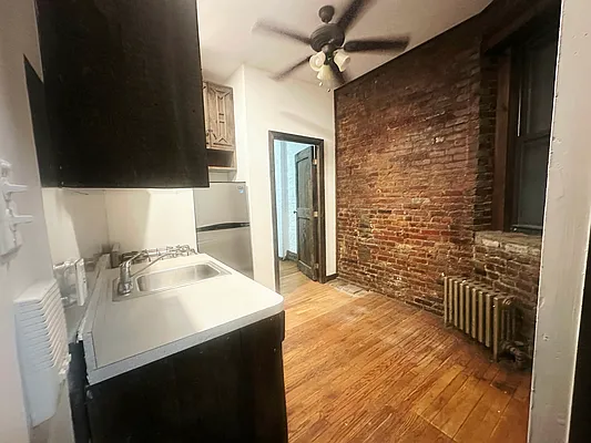 Rented by PocketBroker Inc | media 2