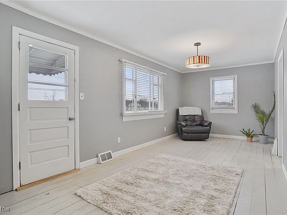 3rd image of 10304 Mahoning Ave