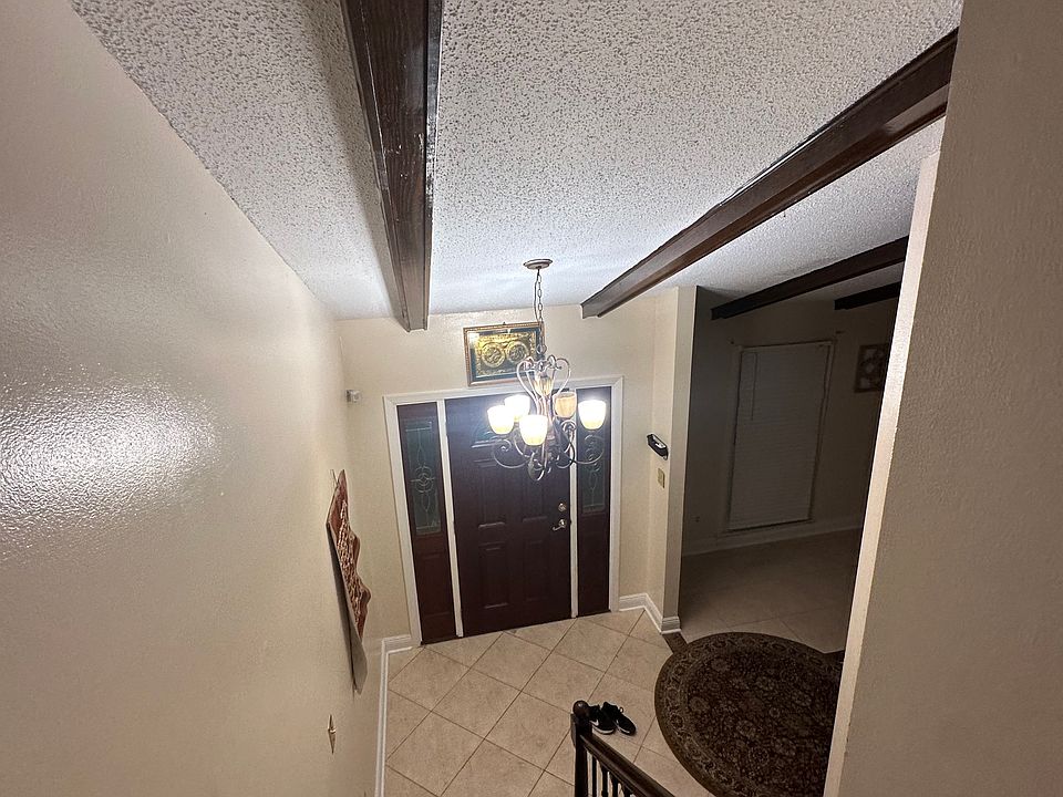 1st image of 412 Glenmeade Ct