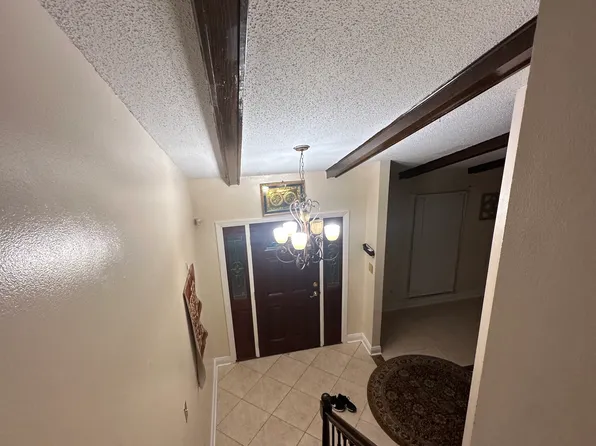 412 Glenmeade Ct, Gretna, LA 70056