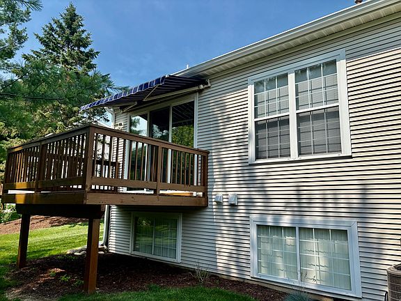 3rd image of 874 Chamberlain Ct #9