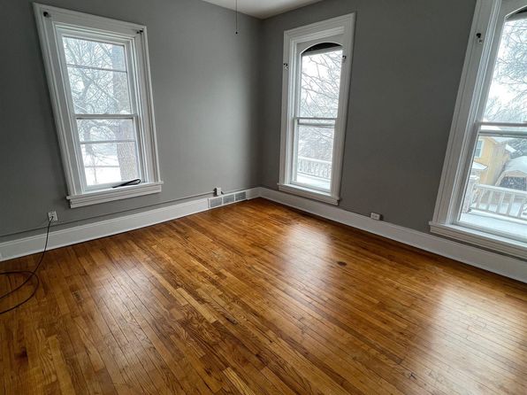 724 W 8th St, Davenport, IA 52802