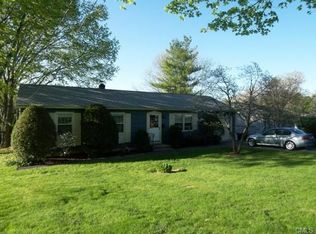 28 Park Ln W, New Milford, CT 06776